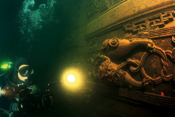 http://www.adverbly.net/main/ancient-underwater-chinese-city.jpg